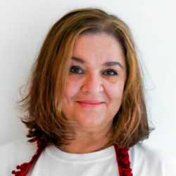 Portrait of Melanie Prapopoulos