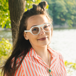 Portrait of Shannon Rae